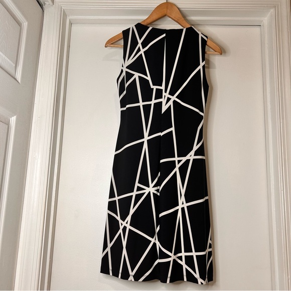 Tommy Hilfiger “Cats Cradle” Jersey Shift Dress - Size 2 - Picture 5 of 9